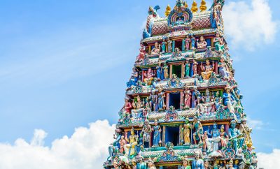 Homztels Travel Tips: How to Make Friends